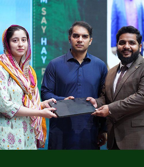 Taqdees receiving her award at a PFTP ceremony